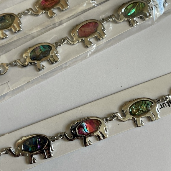 👋 3/$15 FASHION JEWELRY Elephant Bracelet NWT - Picture 4 of 5